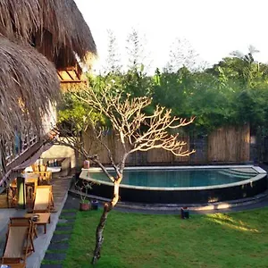 Da Housetel Kuta Hostel
