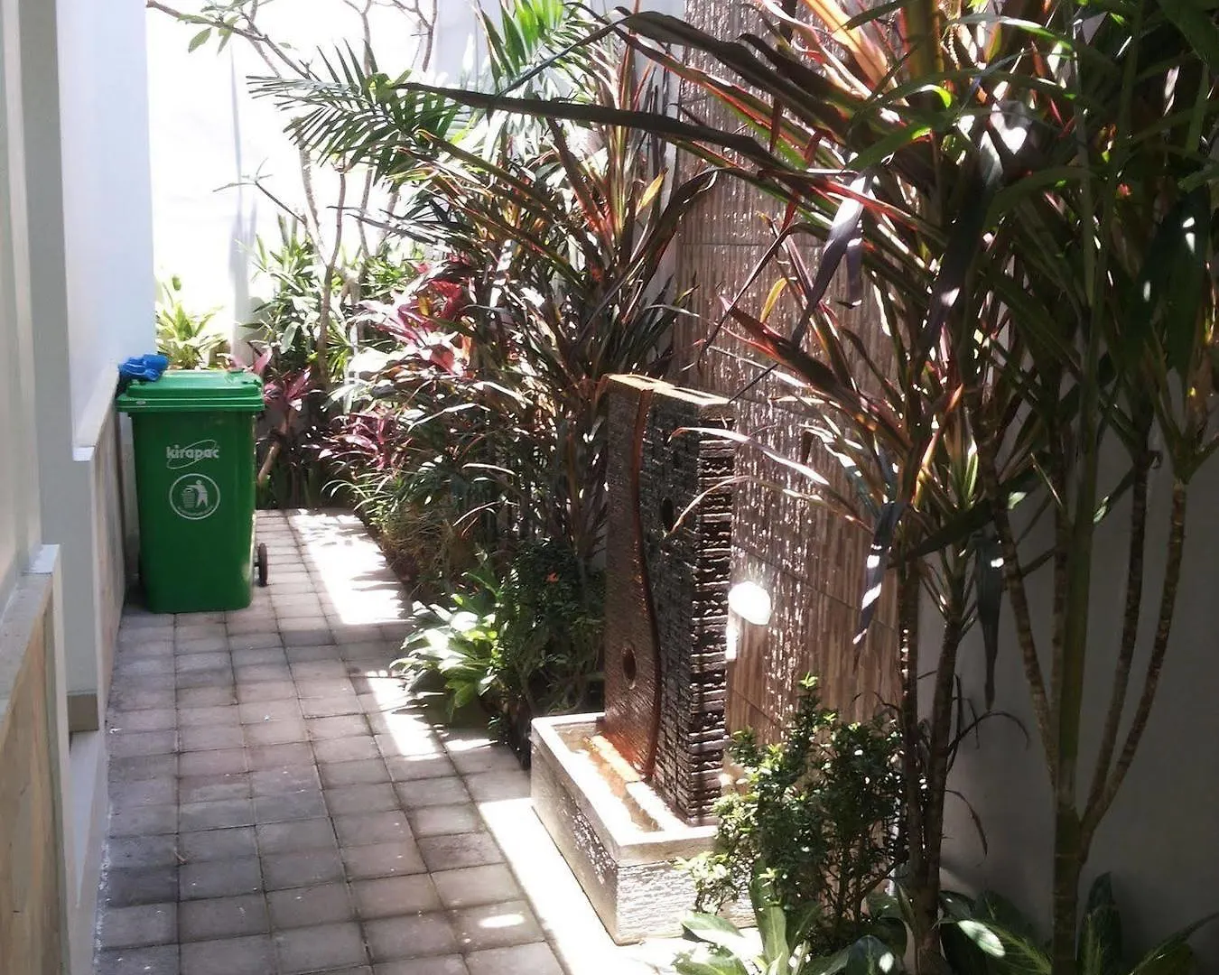Ara Inn Bed And Breakfast By Ecommerceloka Kuta  Indonesia