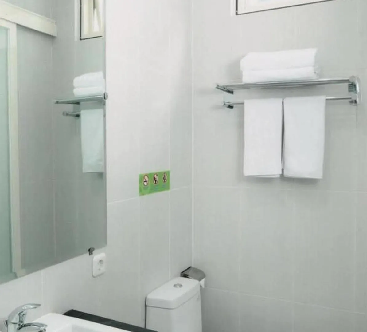 Guest house Ara Inn Bed And Breakfast By Ecommerceloka Kuta